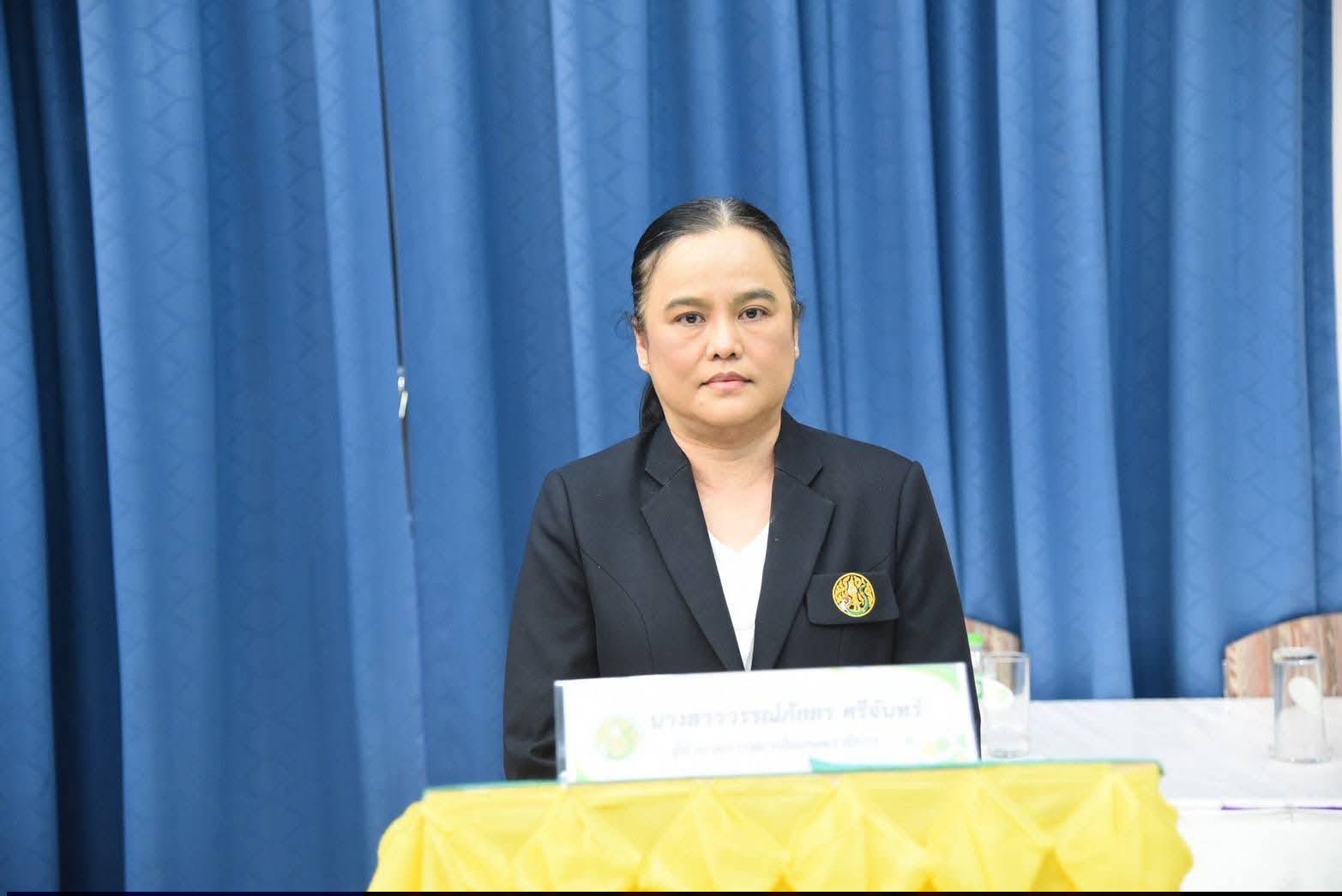 title - รองปลัดกระทรวงเกษตรและสหกรณ์ เป็นประธานในพิธีปิดและมอบประกาศนียบัตรแก่ผู้ผ่านการฝึกอบรมหลักสูตร นักบริหารการพัฒนาการเกษตรและสหกรณ์ ระดับต้น รุ่นที่ 80 ณ หอประชุมหม่อมราชวงศ์หญิงรสลิน คัคณางค์ ศูนย์ส่งเสริมและพัฒนาอาชีพเสริมนอกภาคการเกษตร (ศูนย์ศิลปาชีพ บางไทรฯ (เดิม))